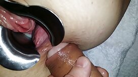 Cô ấy đã đi đến cửa  ...