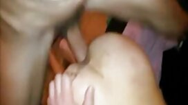 Tại quầy lễ tân của  ...